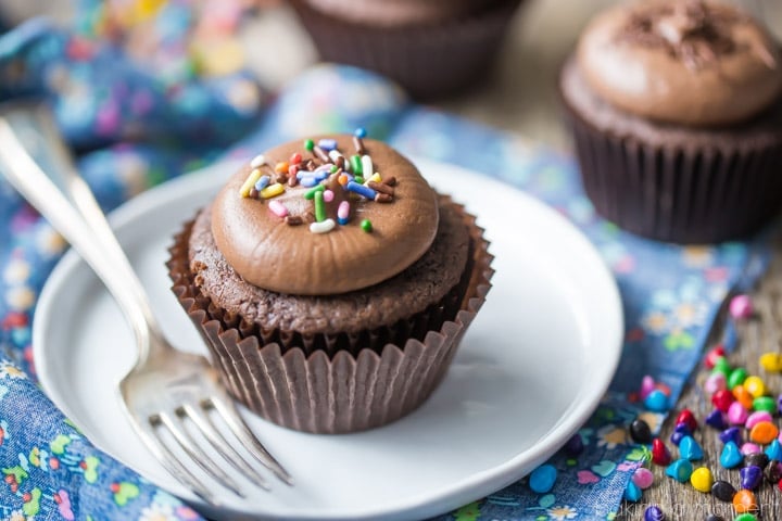 Simply Perfect Chocolate Cupcakes:  the chocolaty-est cupcake you'll ever sink your teeth into!  These are moist, soft, and so simple to make in just one bowl.  food desserts cupcakes