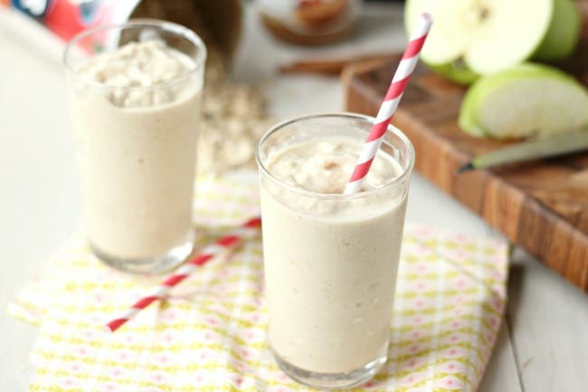 Green Apple Cookie Butter Oat Smoothie | Baking a Moment