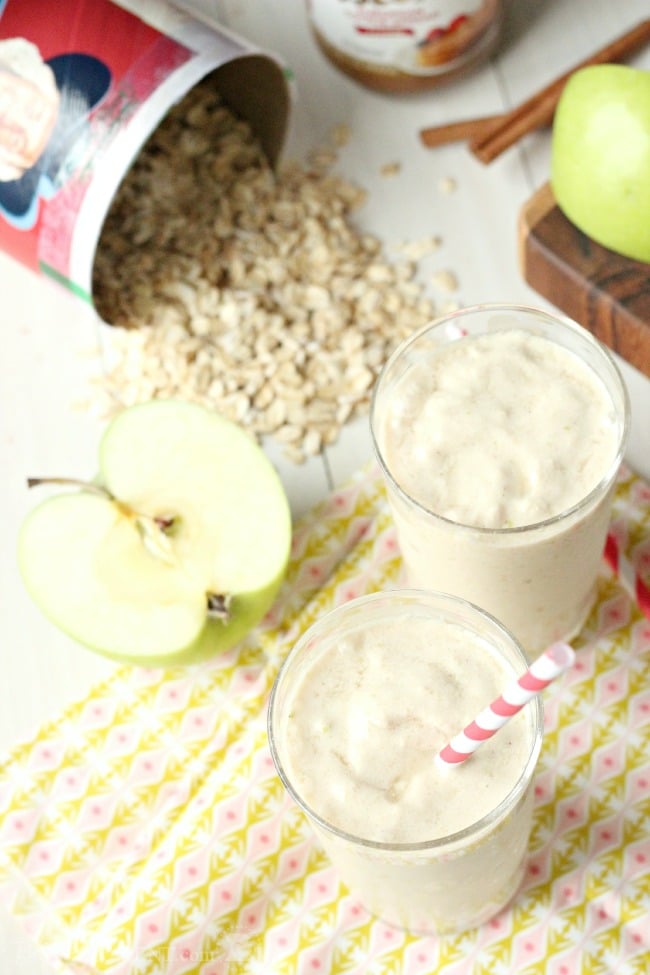 Green Apple Cookie Butter Oat Smoothie | Baking a Moment