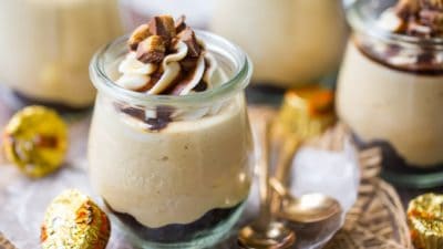 Peanut Butter Pie Jars: Cold, creamy, and super-simple to make! Perfect no-bake dessert for summer. food desserts peanut butter