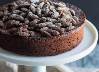 Chocolate Amaretto Torte- one of the best recipes I've made in a while! Sort of like a cake, sort of like a souffle, with an incredibly rich chocolate flavor and a hint of sweet almond. #gonutsfornuts #ad