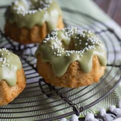 These almond tea cakes came together in a snap, with healthier ingredients like almonds, coconut oil, and einkorn flour. The matcha glaze on top is perfection! #paminthepan #ad