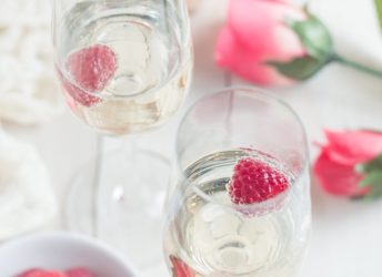 The perfect drink for Valentine's or Mother's Day- Champagne and Roses Cocktail! So fun & special :)