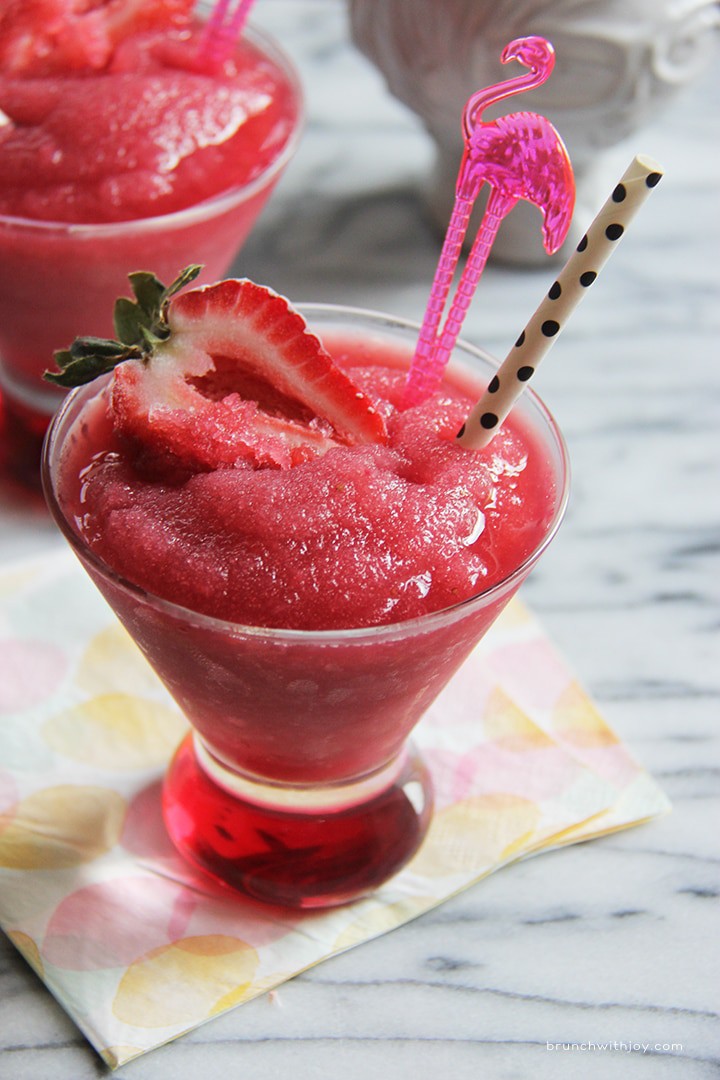 Strawberry Moscato Slush- such a delicious summer cocktail!  