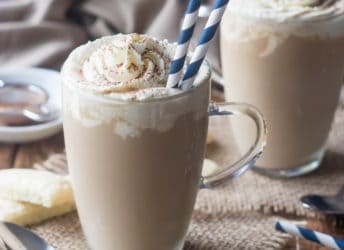 Tiramisu Latte- Such a delicious sip! Loved the rich coffee with rum, and that mascarpone whipped cream is amazing! @purevia @ad