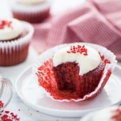 Red Velvet Cupcakes: the BEST recipe I've tried. Moist and soft, with a hint of cocoa and tangy buttermilk. Super simple to make too! food desserts cupcakes