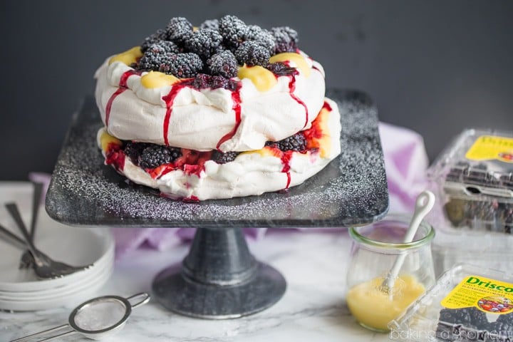 This Pavlova looks and sounds like a fancy dessert but it was really pretty simple to make! Loved the blackberry + lemon curd together, and it's gluten-free! @DriscollsBerry #FinestBerries