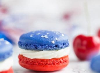 Red, White, and Blue Cherry Cheesecake Macarons: so much fun for a barbecue! Loved the patriotic colors- definitely on my must-make list for Memorial Day or July 4th.