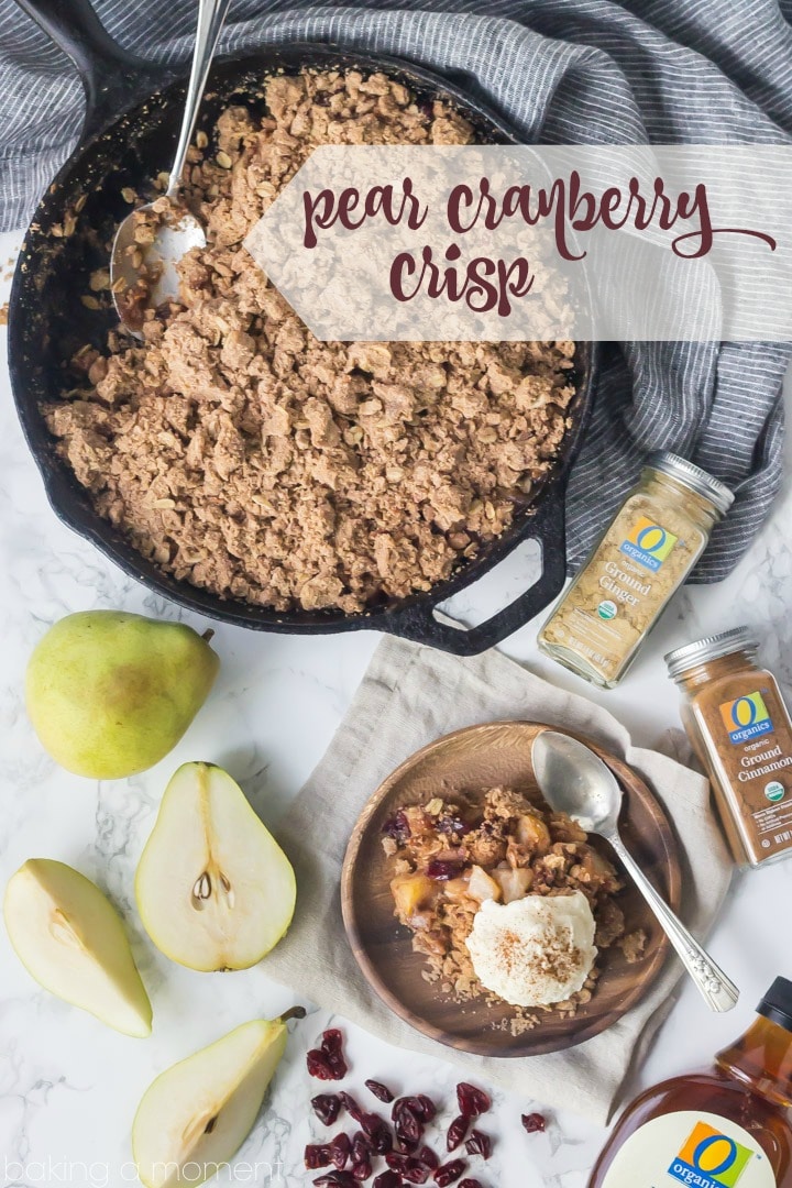 Pear cranberry crisp: a comforting cool-weather dessert! Sweetened with maple syrup, spiked with warm ginger, and topped with a buttery oatmeal pecan crumb. #OrganicforAll @acmemarkets #sponsored