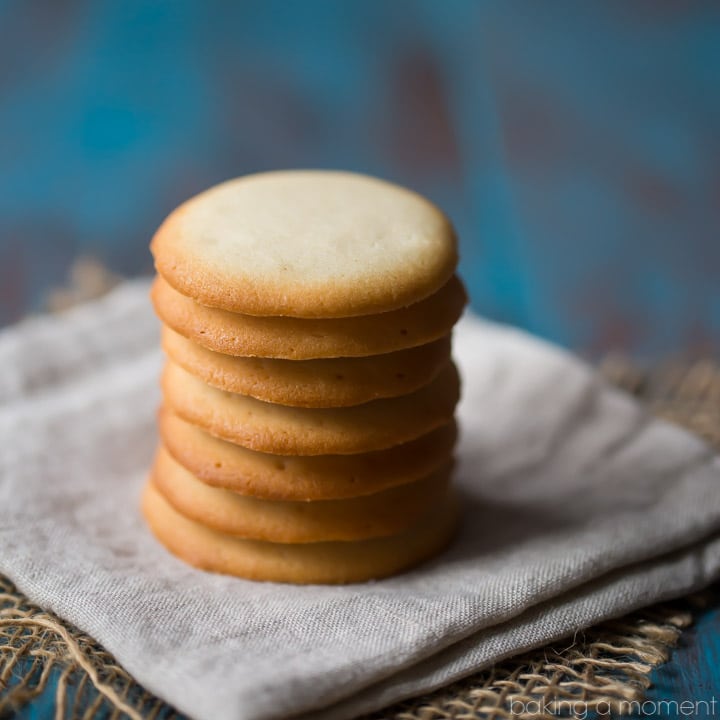 Brown Edge Wafers: a light, crisp, buttery vanilla cookie that's great with a cup of coffee or tea! An easy recipe that's endlessly versatile. food desserts cookies