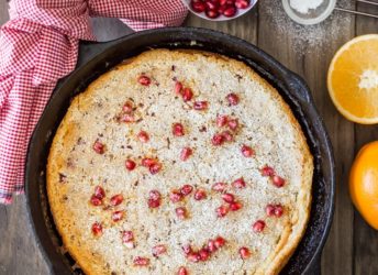 Pomegranate Orange Puffy Pancake: a perfect breakfast for a wintry weekend! #riseandshine