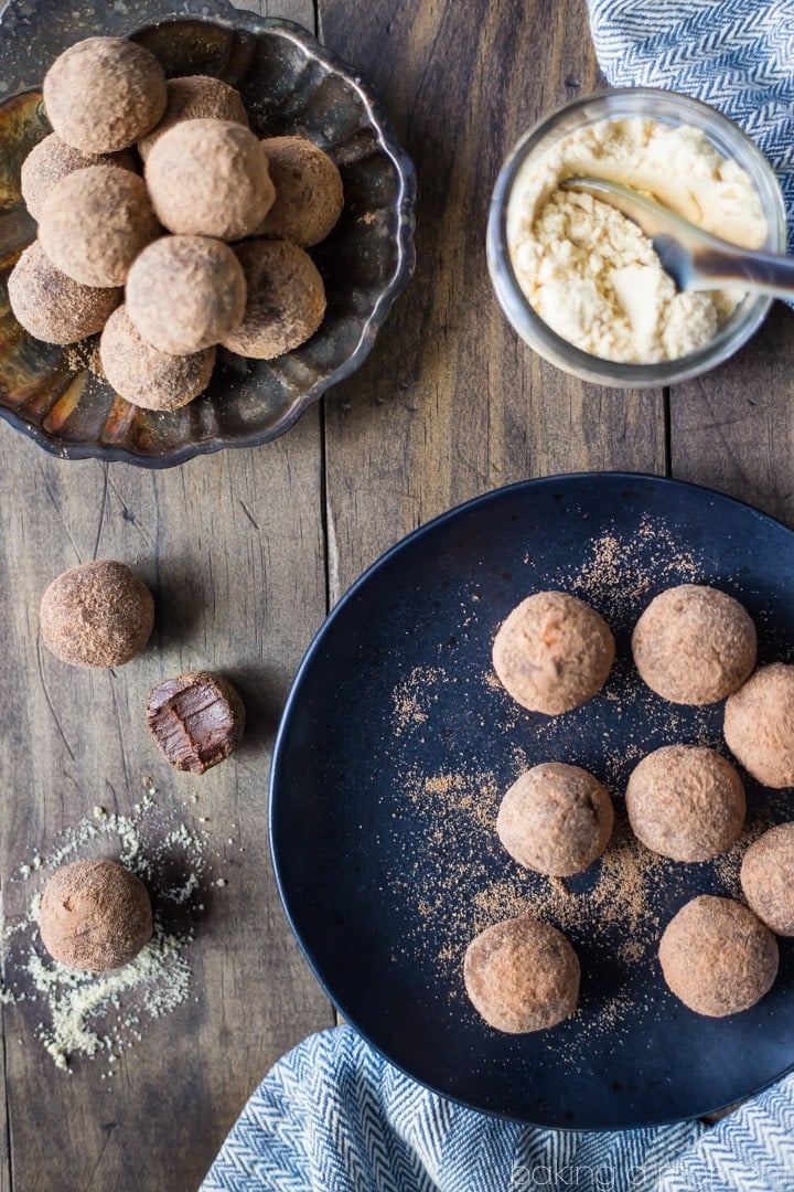 These chocolate malt truffles were so easy to make! Just a few simple ingredients and the chocolate malt flavor was so rich and smooth. I'll be giving these as gifts this Christmas! #savorysimplecookbook food desserts chocolate