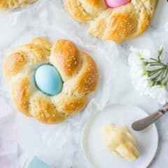 Easter Egg Bread: such a lovely way to celebrate Spring! This bread is buttery, eggy, and a little sweet, with a hint of vanilla and orange blossom and the prettiest Easter egg nestled inside! food bread easter