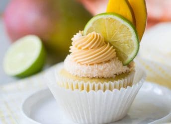Mango Margarita Cupcakes: the flavors in this cupcake were off the charts! Just like sipping on my favorite cocktail, with lots of sweet mango, fresh lime, and a kick of tequila. food desserts cupcakes