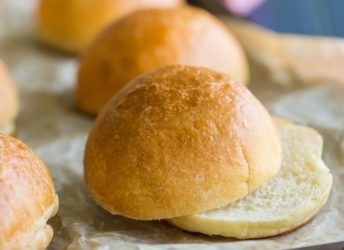 Soft Overnight Brioche Hamburger Buns: these totally took our burgers and sandwiches to the next level! food recipes bread
