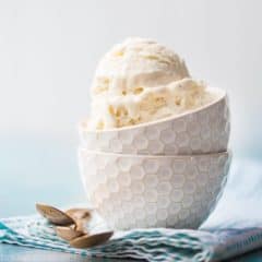 No-churn ice cream: I tried this and it really works! Really easy! You don't need a special ice cream maker appliance to make homemade ice cream. Video tutorial makes it super simple. food desserts ice cream