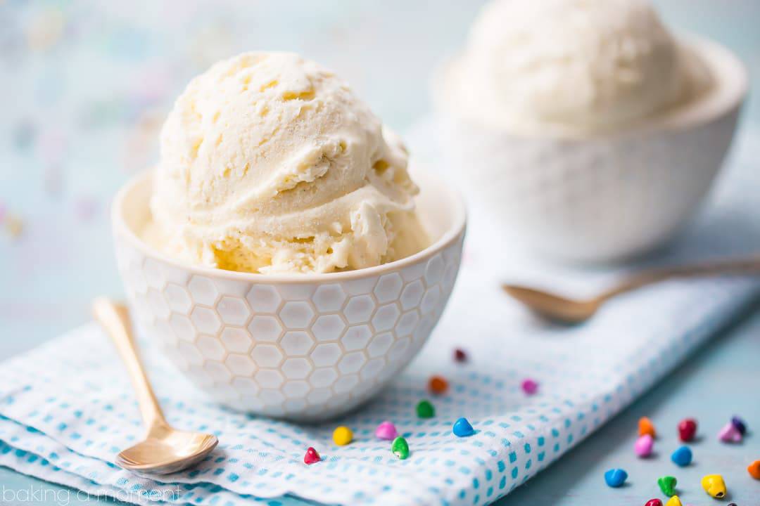 No-churn ice cream: I tried this and it really works!  Really easy!  You don't need a special ice cream maker appliance to make homemade ice cream.  Video tutorial makes it super simple.  food desserts ice cream