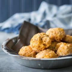Cheddar Chive Biscuits: light as can be, with tons of cheese, garlic, and fresh chives! food bread cheese