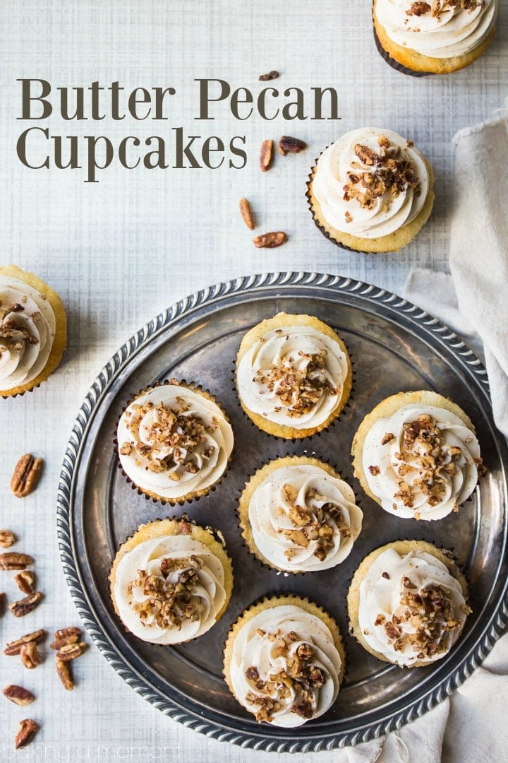 Butter Pecan Cupcakes: all the sweet, buttery taste of that classic ice cream flavor, in a cupcake! Perfect with coffee or a glass of milk. #butter #pecan #cupcake #dessert #food