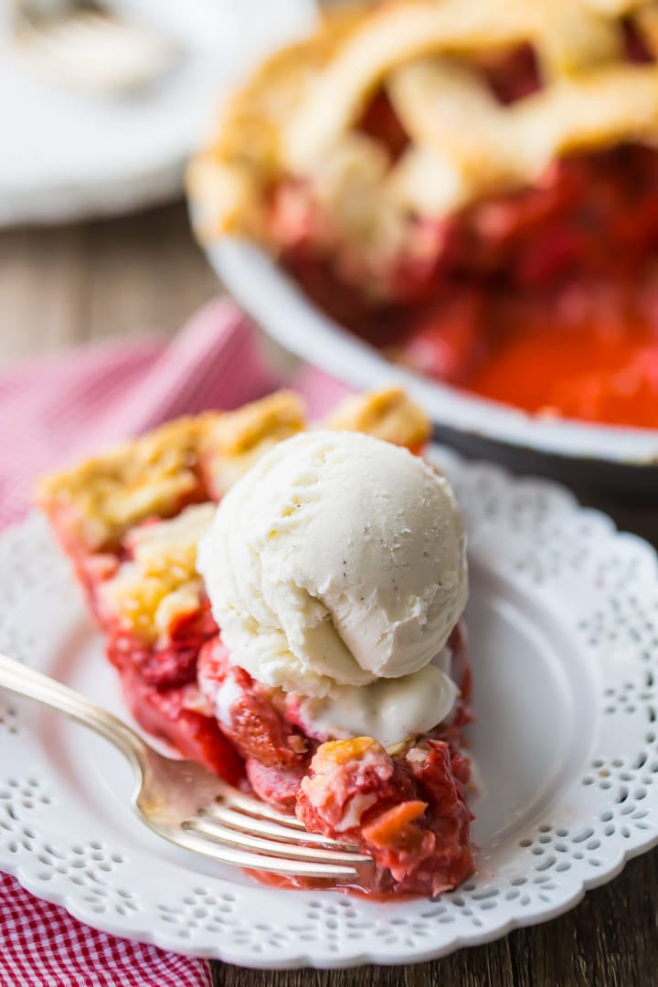Classic Strawberry Rhubarb Pie Recipe