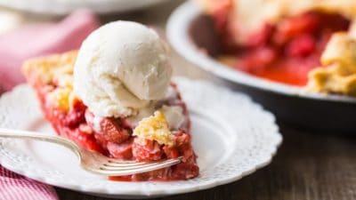 Old-Fashioned Strawberry Rhubarb Pie Recipe