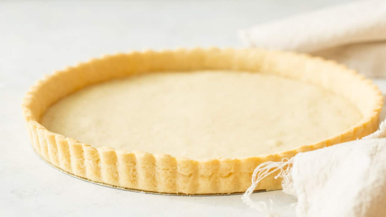 A step by step How To to making the perfect tart shell.