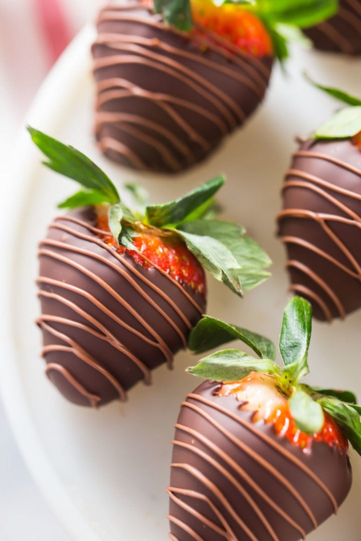 Easy Chocolate Covered Strawberries Recipe