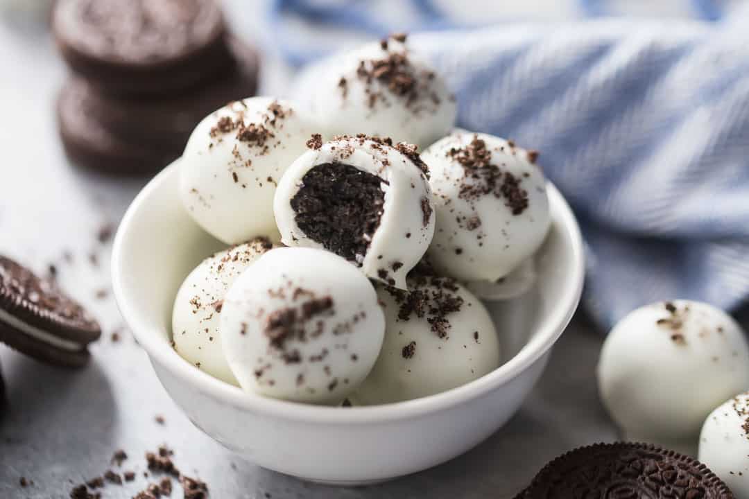 Oreo Balls: easy, 3-ingredient candy recipe -Baking a Moment