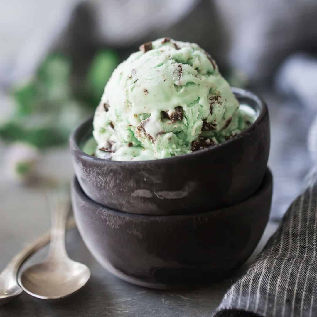 Mint Chocolate Chip Ice Cream: easy, no-churn recipe -Baking a Moment