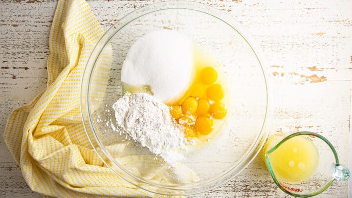 Ingredienti per fare il ripieno della crostata al limone.