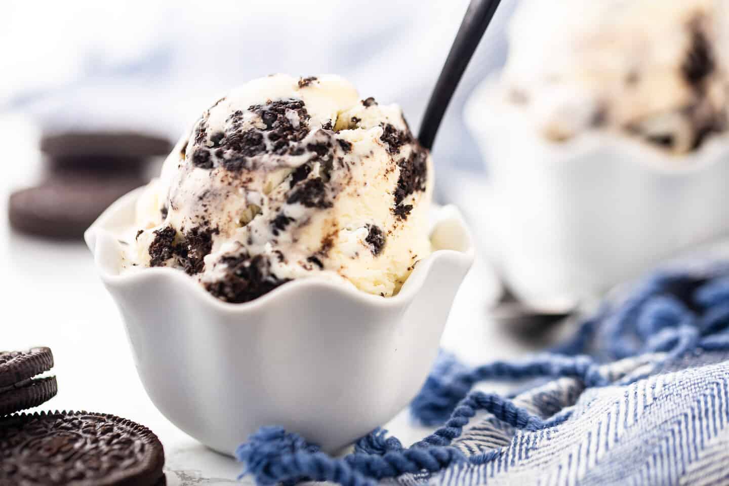 Oreo Ice Cream: No ice cream maker needed! -Baking a Moment