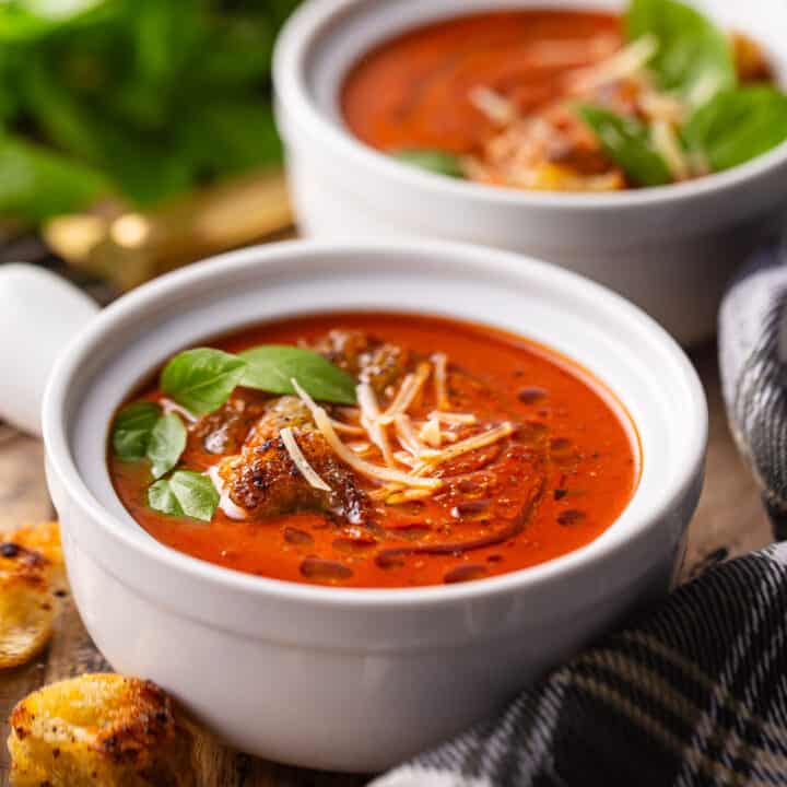 https://bakingamoment.com/wp-content/uploads/2023/09/IMG_2530-easy-tomato-soup-recipe-720x720.jpg
