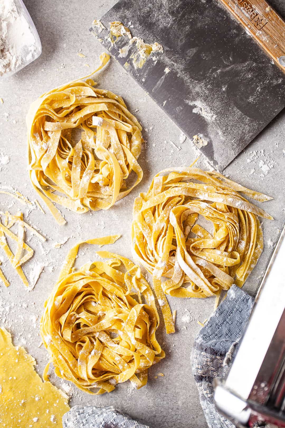 How to make homemade pasta with step-by-step photo instructions.