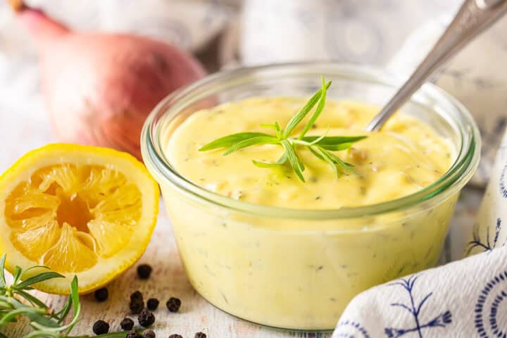 Easy Béarnaise Sauce Recipe: Creamy, tangy, & so flavorful! - Baking A