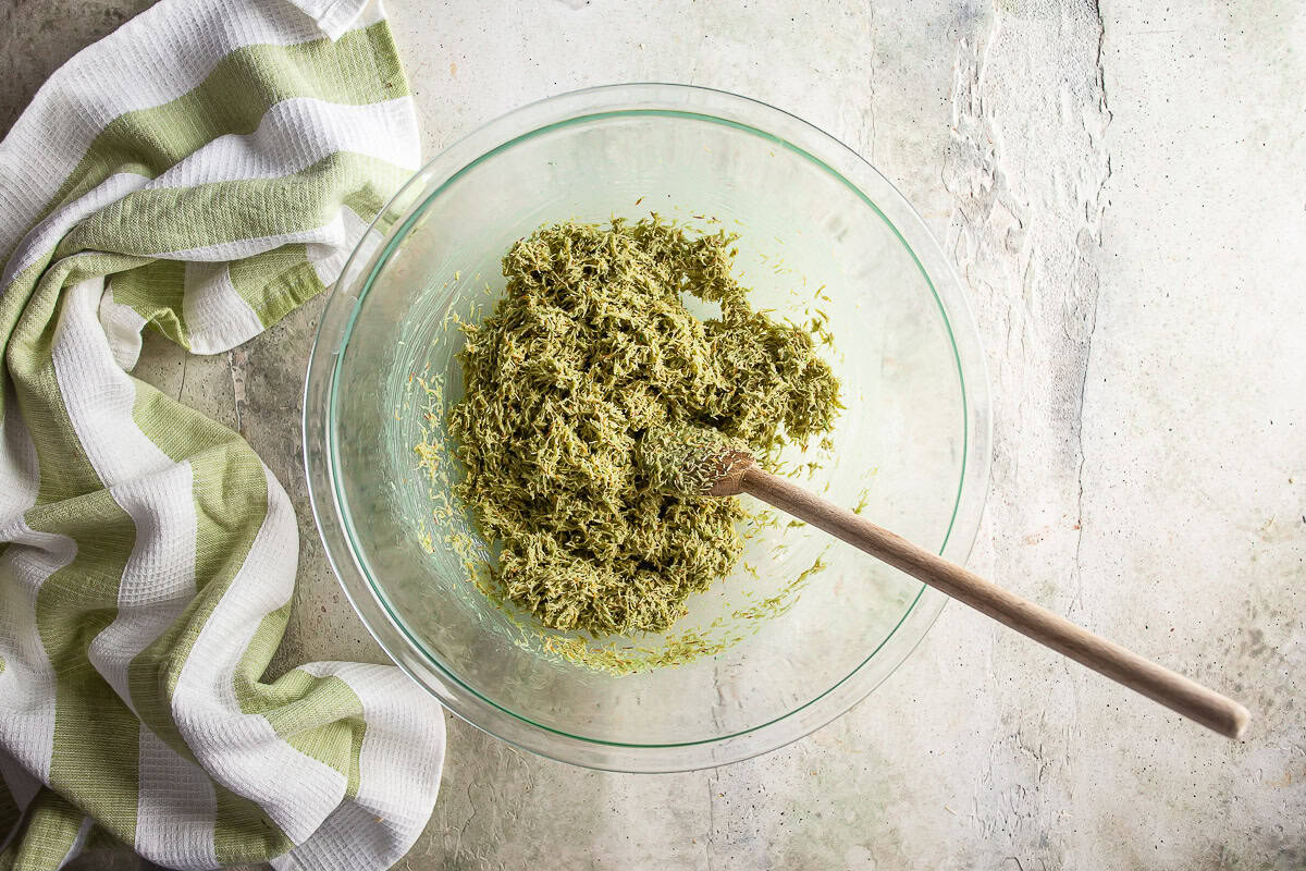 Dubai chocolate filling after being mixed together.