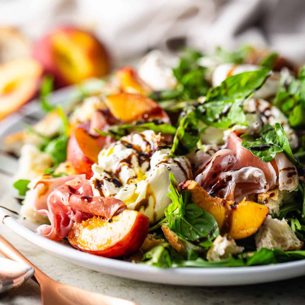 Burrata Peach Salad with Arugula & Prosciutto