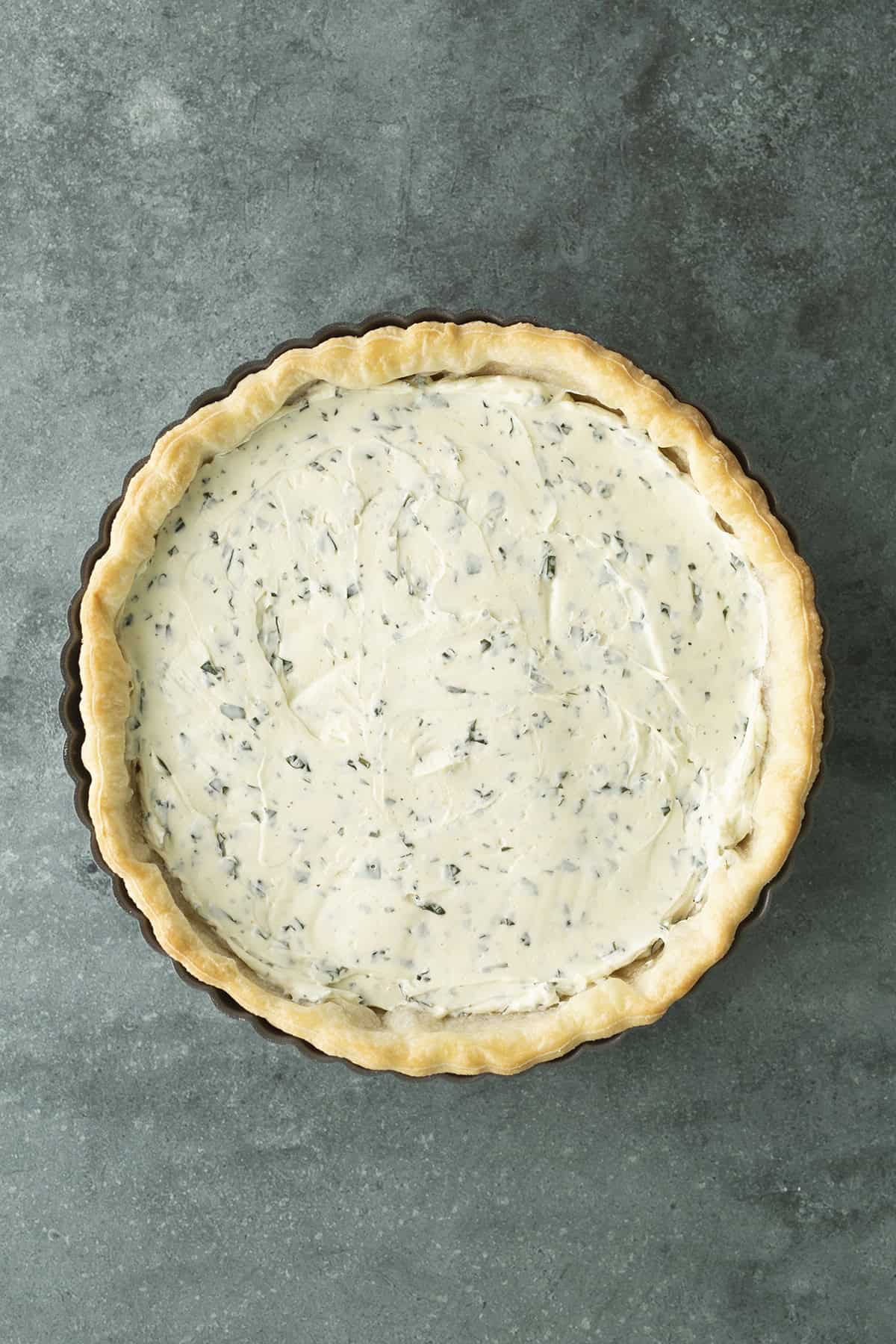 Filling spread in tart pan